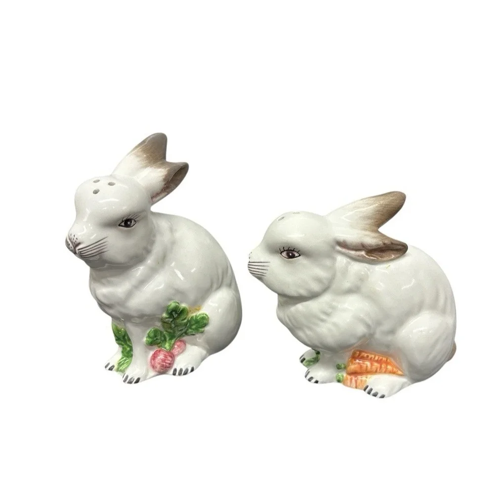 J Willfred Salt Pepper Shakers Ceramic‎ Bunny Rabbit Easter Spring Charles Sadek